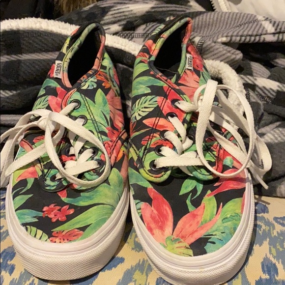 Vans - Picture 2 of 3